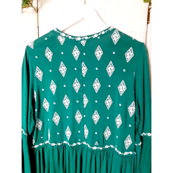 Torrid Green Embroidered Bell-Sleeve Tunic - Picture 8 of 16